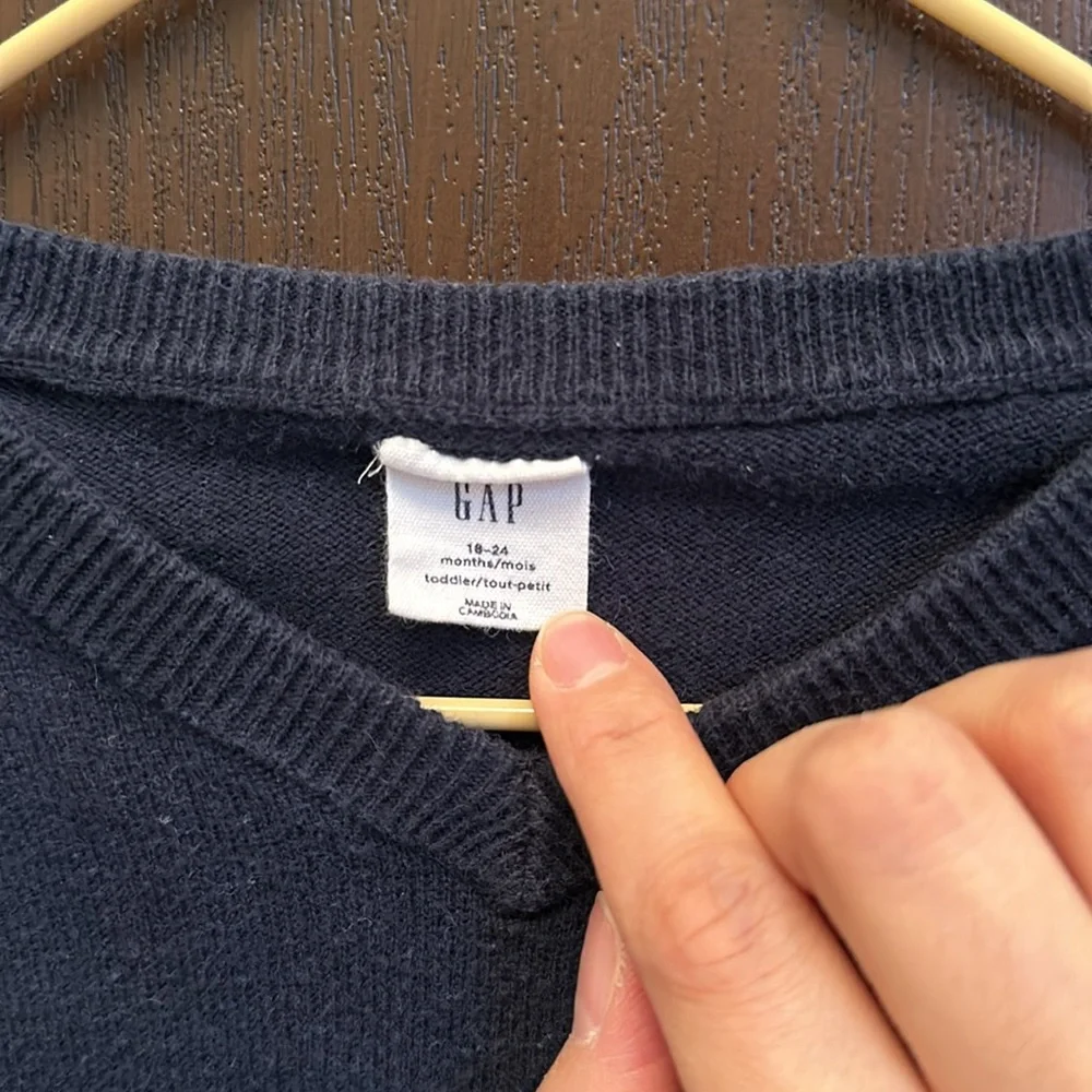 3/$25 GAP Baby Boy Navy V-Neck Bear Logo Sweater 100% Cotton Knit Size 18–24M